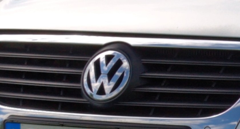Na zdjęciu vw passat - fot. ilustracyjne/Pixabay