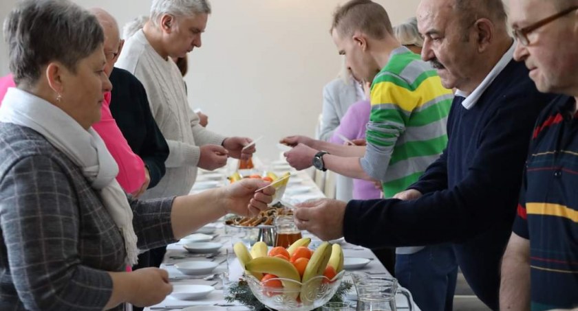 Na zdjęciu uczestnicy zajęć w Domu Samopomocy - Facebook/UM Radomsko