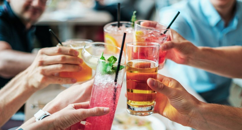 Na zdjęciu impreza z alkoholem - fot. Ilustracyjne/Pixabay 