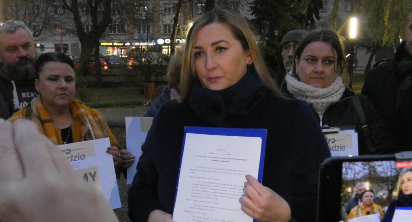 Na zdjęciu Magdalena Spólnicka i członkowie PO w Radomsku 