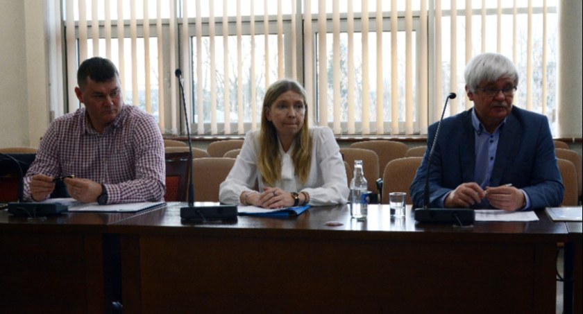Na zdjęciu: pierwszy z prawej Jerzy Skwira, dyrektor SP ZOZ Pro Familia - fot. Starostwo Powiatowe