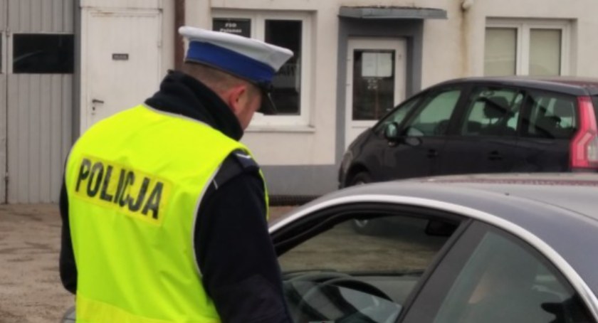 Na zdjęciu kontrola policyjna - fot. KPP Radomsko
