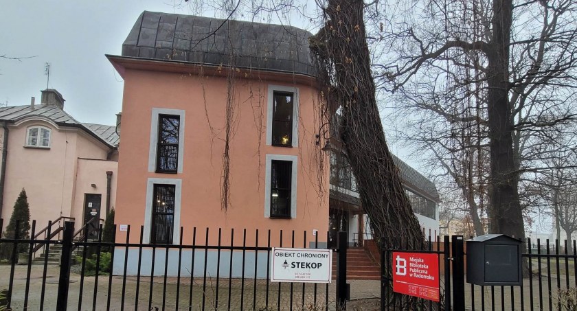 Na zdjęciu budynek biblioteki
