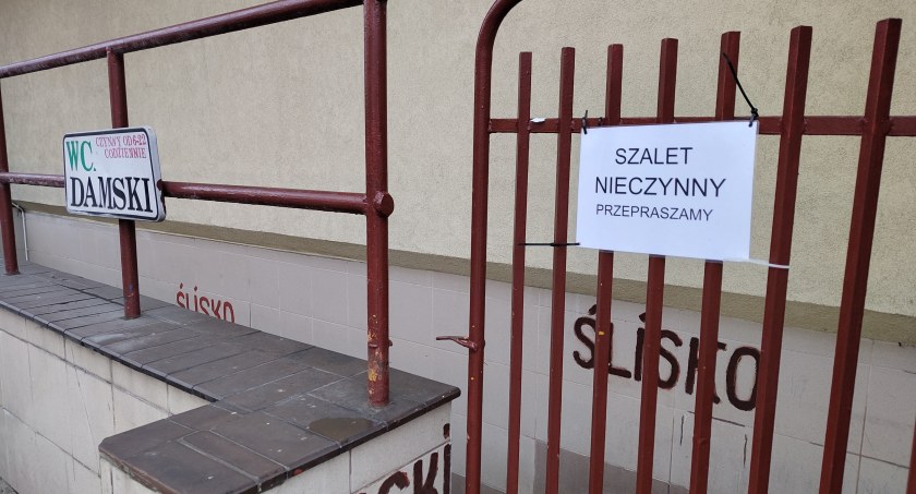 Na zdjęciu: szalet nieczynny