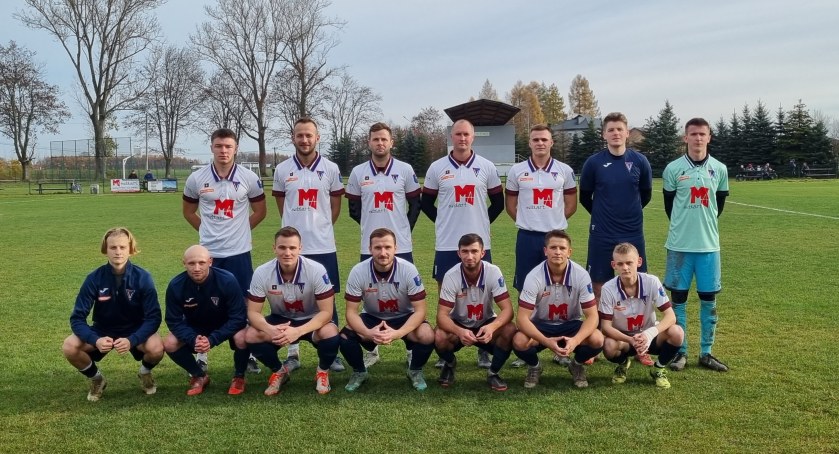 Na zdjęciu piłkarze Victorii Żytno