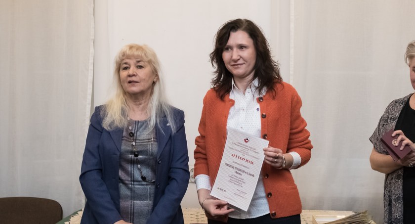 Na zdjęciu druga z lewej prezes towarzystwa Edyta Smędzik - fot. Facebook/Irena Iris Szewczyk