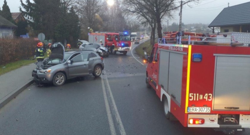 Na zdjęciu kolizja, do której doprowadził pijany 51-latek