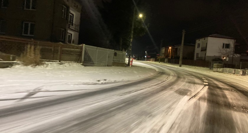 Na zdjęciu: ulica w Radomsku, sobota wieczór. Fot: nadesłane od Czytelnika