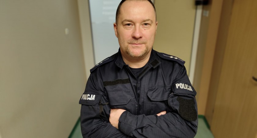Na zdjęciu aspirant Dariusz Trepka