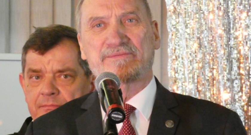 Na zdjęciu Antoni Macierewicz podczas spotkania PiS w MDK