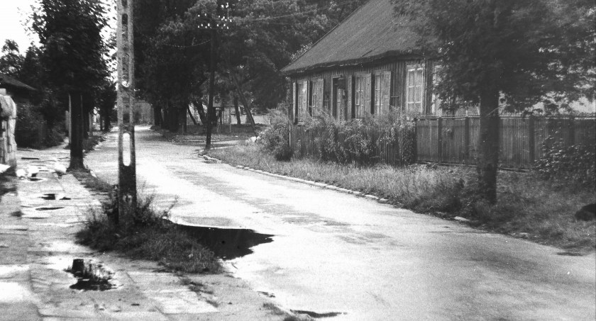 Na zdjęciu ulica Sienkiewicza, rok 1990, fot. Jacek Kaszyński 