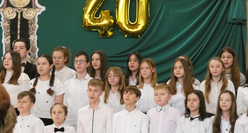 Na zdjęciu uczniowie Jedynki podczas uroczystości