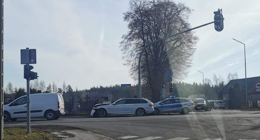Na zdjęciu zderzenie na skrzyżowaniu w Kletni, fot. Facebook