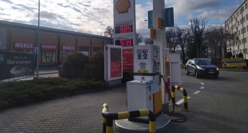 Na zdjęciu stacja benzynowa przy ul. Krakowskiej
