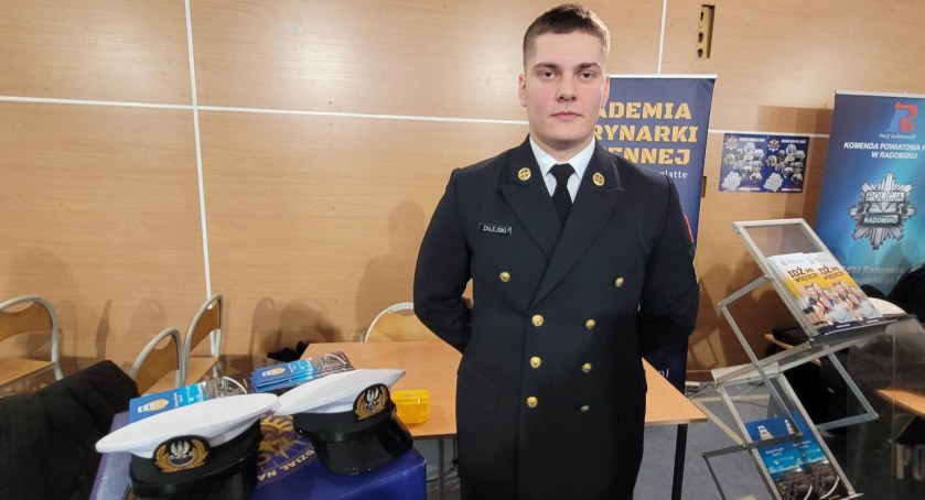 Na zdjęciu przedstawiciel Akademii Marynarki Wojennej, Karol Zalejski.