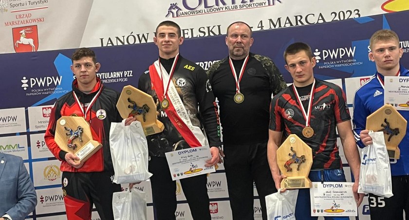  Na zdjęciu Filip Loch na najwyższym stopniu podium, fot. Facebook