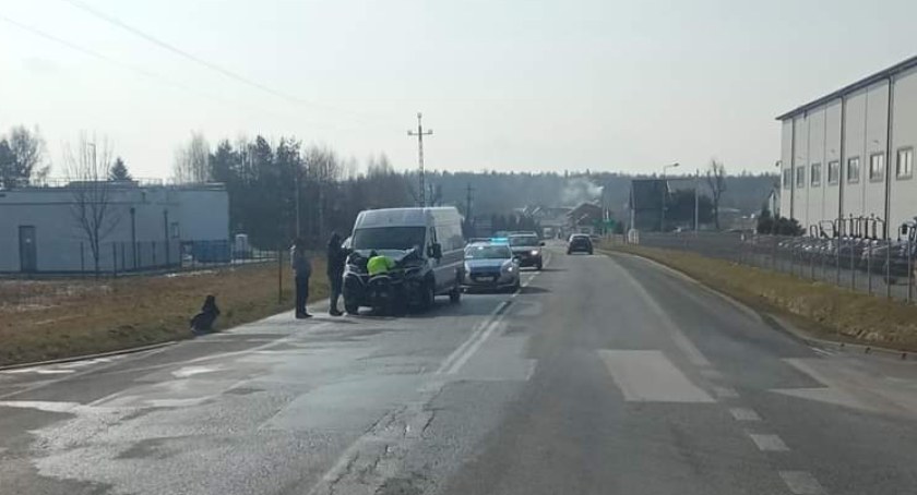 Na zdjęciu kolizja trzech samochodów, fot. Facebook 