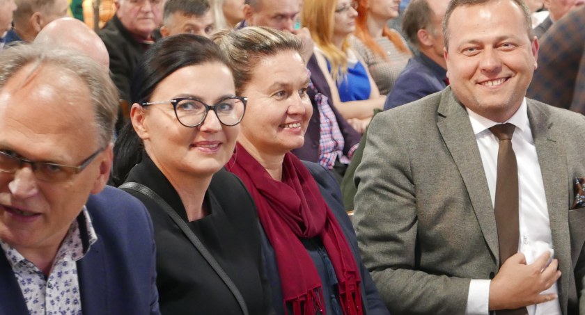 Na zdjęciu druga z lewej Beata Pokora