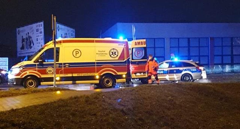 Na zdjęciu karetka na miejscu wypadku, fot. Facebook/Małgorzata Szewczyk