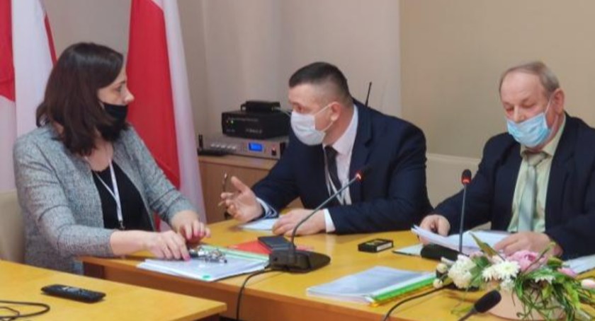 Ostatnie referendum odbyło się w gminie Ładzice, w 2022. Kilkoro mieszkańców utworzyło komitet i zbierało podpisy, chcieli odwołania wójta Krzysztofa Ciupińskiego