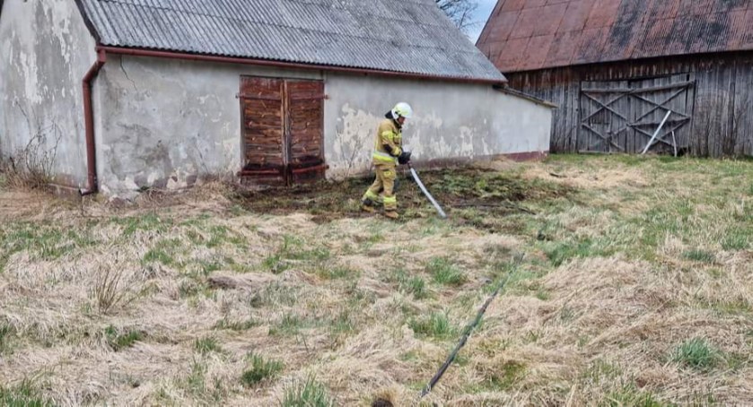Na zdjęciu miejsce pożaru, fot. Facebook, OSP Kobiele Wielkie 