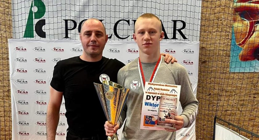 Na zdjęciu z prawej Wiktor Ciastko