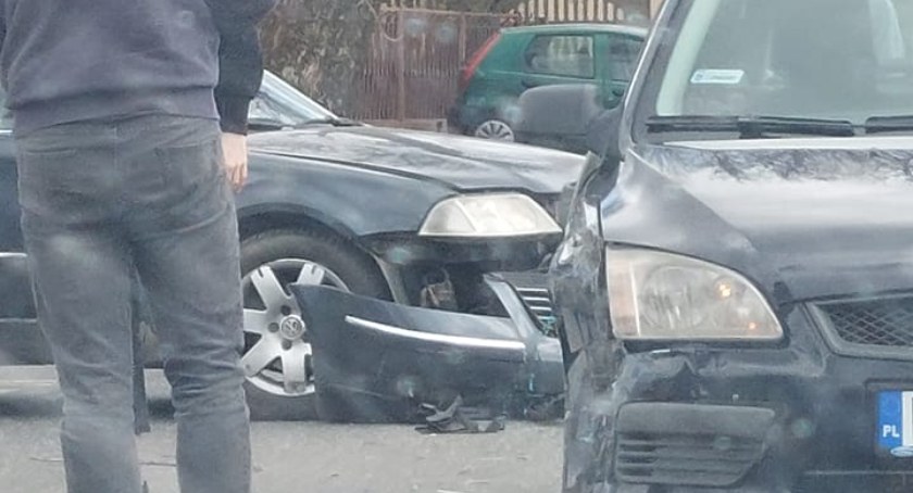 Na zdjęciu kolizja na ulicy Brzeźnickiej, fot. Facebook/Ewelina Saternus