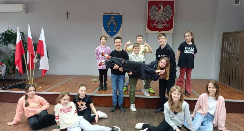 Na zdjęciu uczestnicy sekcji fot. Facebook/GOKiS Wielgomłyny