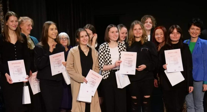 Na zdjęciu laureaci eliminacji powiatowych OKR w Radomsku, fot. Facebook/MDK Radomsko 