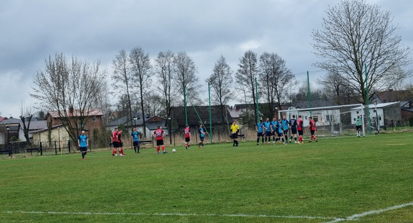 Na zdjęciu mecz Poloni z Victorią