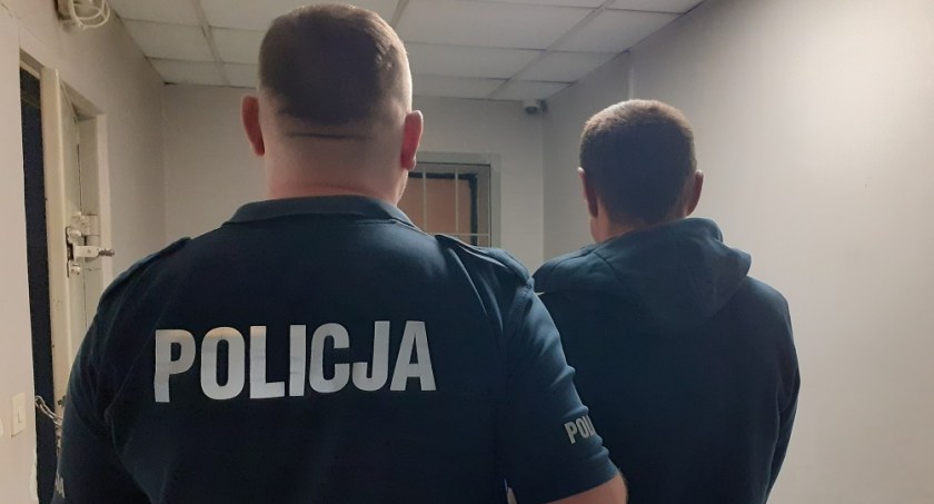 Na zdjęciu zatrzymany przez policjanta złodziej, fot. KPP Radomsko