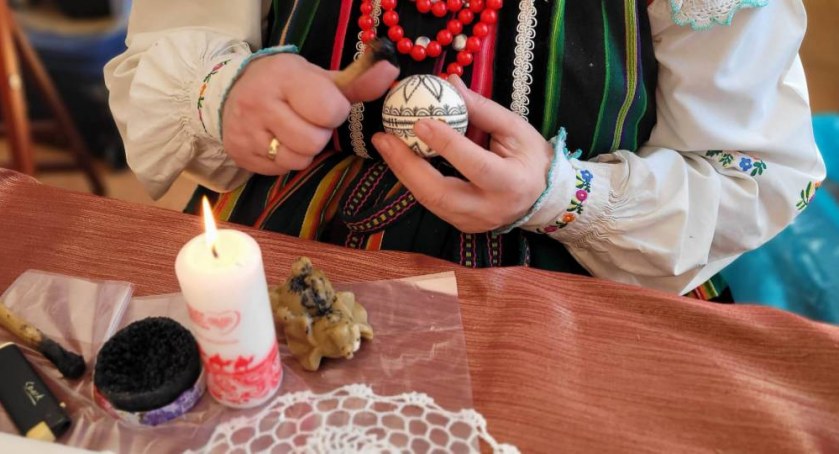 Na zdjęciu przygotowywanie pisanej, muzeum regionalne w Radomsku