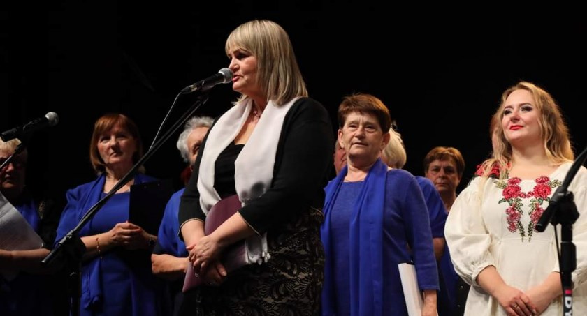 Na zdjęciu prezeska UTW Ewa Kaczmarczyk, fot. Facebook/UM Radomsko 