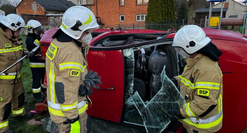 Na zdjęciu strażacy podczas ćwiczeń, fot. Facebook/OSP Folwarki