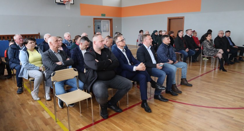Na zdjęciu radni i mieszkańcy na spotkaniu z prezydentem, fot. Facebook/UM Radomsko