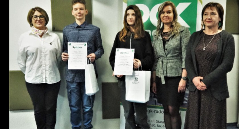 Na zdjęciu laureaci jednego z konkursów, fot. Facebook/Starostwo Powiatowe