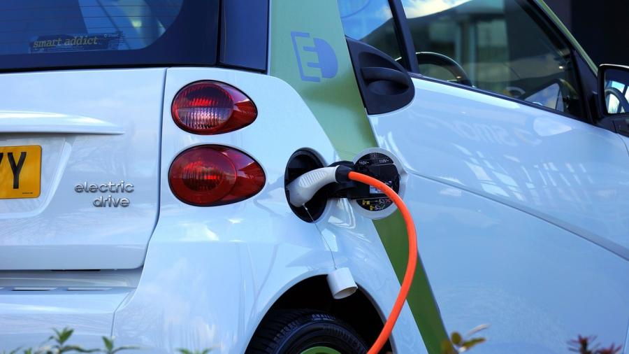 Na zdjęciu: samochód elektryczny