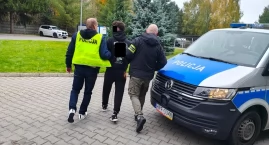 Rozbój w centrum Radomska. Napadli 29-latka. Przewró&hellip;