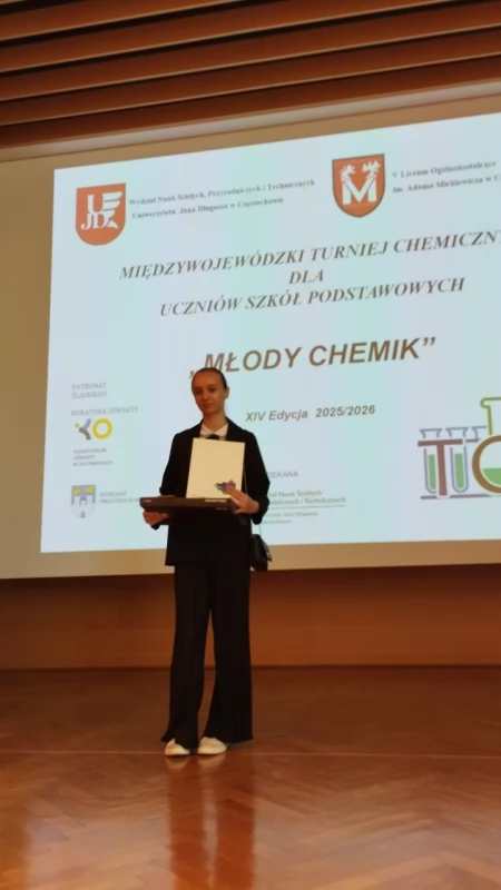 Kinga Kucharska, uczennica Dwójki, z sukcesami w dwóch naukowych konkursach