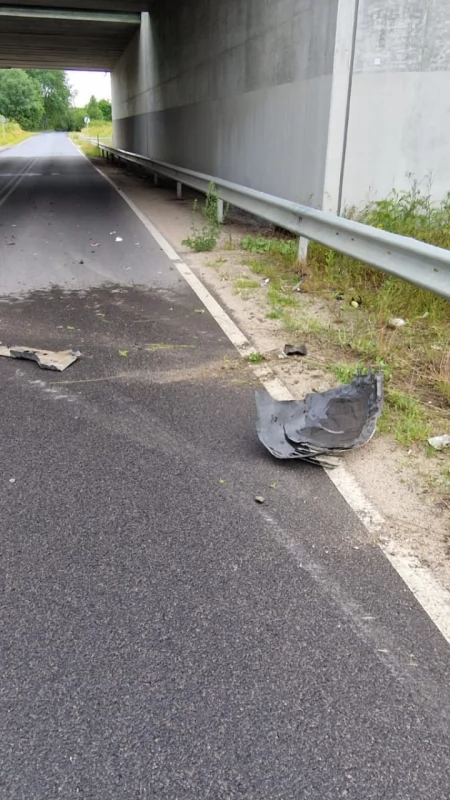 Przyjechał z Elbląga na wesele. Po pijanemu rozbił samochód. Policjantom powiedział, że pokłócił się z dziewczyną 