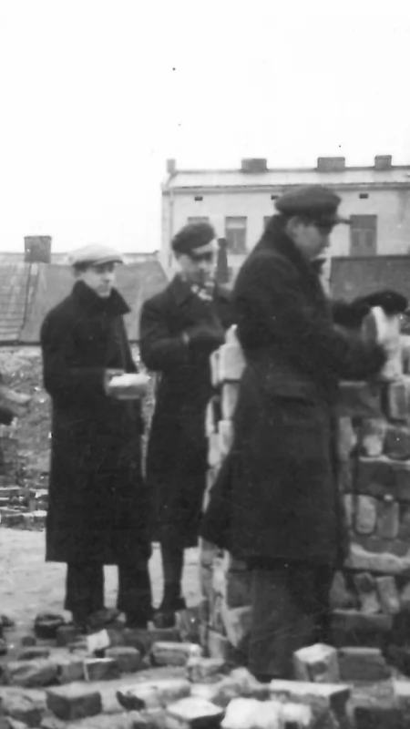 Kto napisał: Hitler to wielka świnia? Trzecia część historii pierwszego liceum w Radomsku