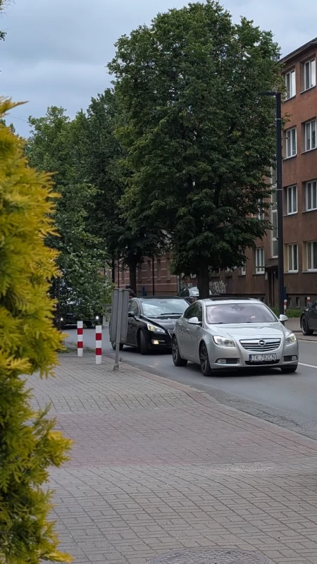 Radomszczańscy kierowcy jeżdżą na „bardzo późno zielone