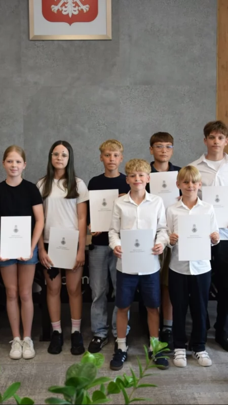 Najlepsi młodzi sportowcy i ich nauczyciele ze szkół podstawowych docenieni