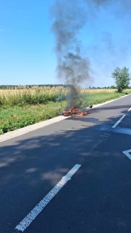 Pożar motocykla w miejscowości Krępa.Na szczęście motocykliście nic się nie stało
