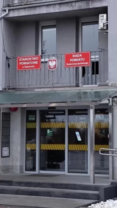 Sąd odrzucił pozew byłej naczelniczki ze starostwa. Komisja potwierdziła mobbing, kobieta żądała przywrócenia do pracy