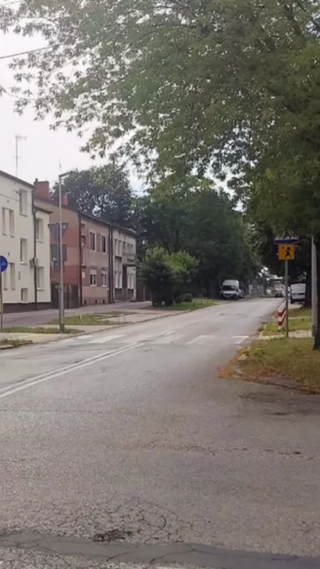 Nowy asfalt, odnowione zjazdy do posesji i chodniki. Umowa na przebudowę ul. Staszica podpisana