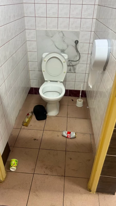 Wandal z Radomska ukarany za zniszczenie miejskiej toalety przy Reymonta