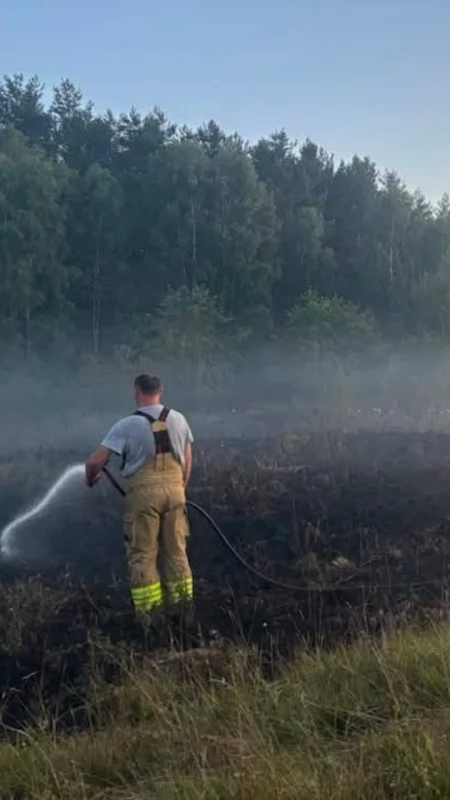 Kilka godzin osiem zastępów straży pożarnej gasiło pożar w Rudce