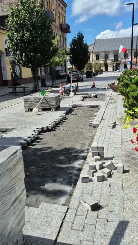 Reymonta rozkopana. Mieszkańcy pytają: Gwarancja po sześciu latach? Urząd odpowiada: nawet rok dłużej 