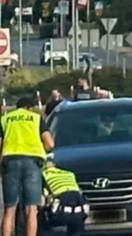 Kolizja rowerzystki z hyundaiem na ulicy Targowej
